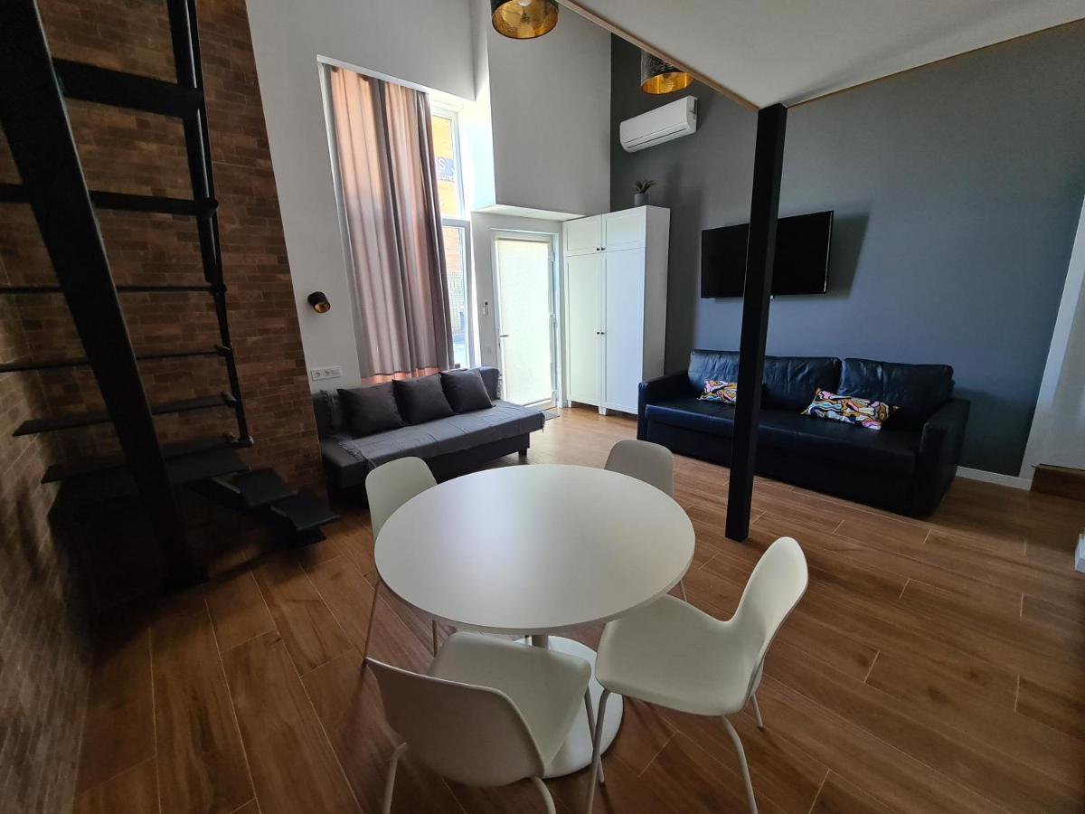 Hlius Brand New Apartments Valencia Bagian luar foto