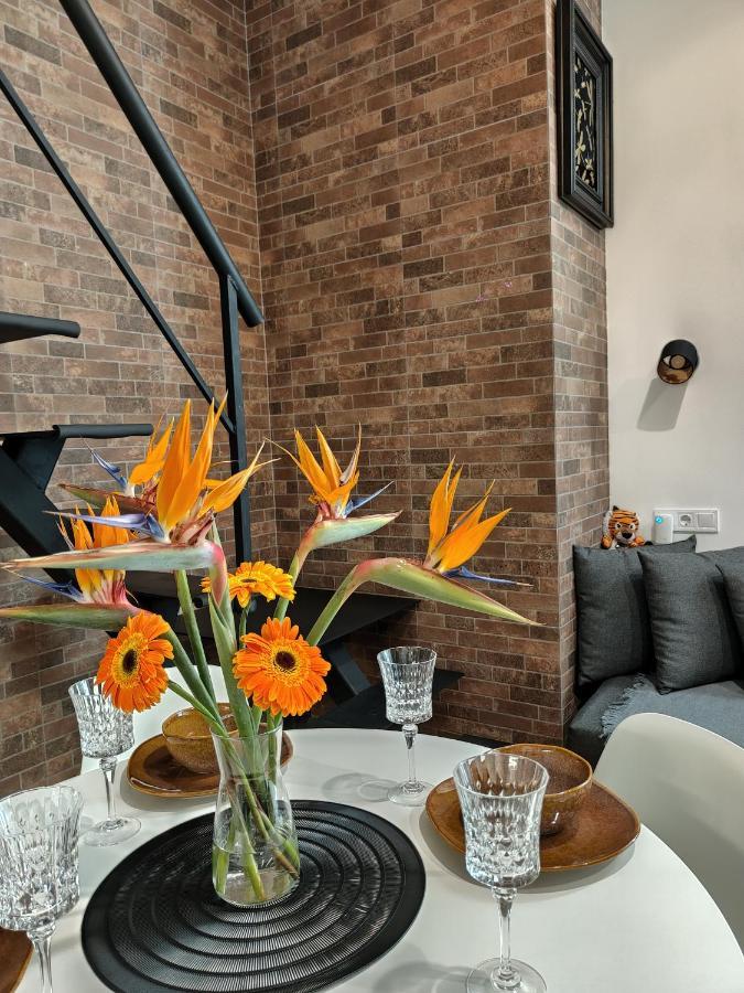 Hlius Brand New Apartments Valencia Bagian luar foto