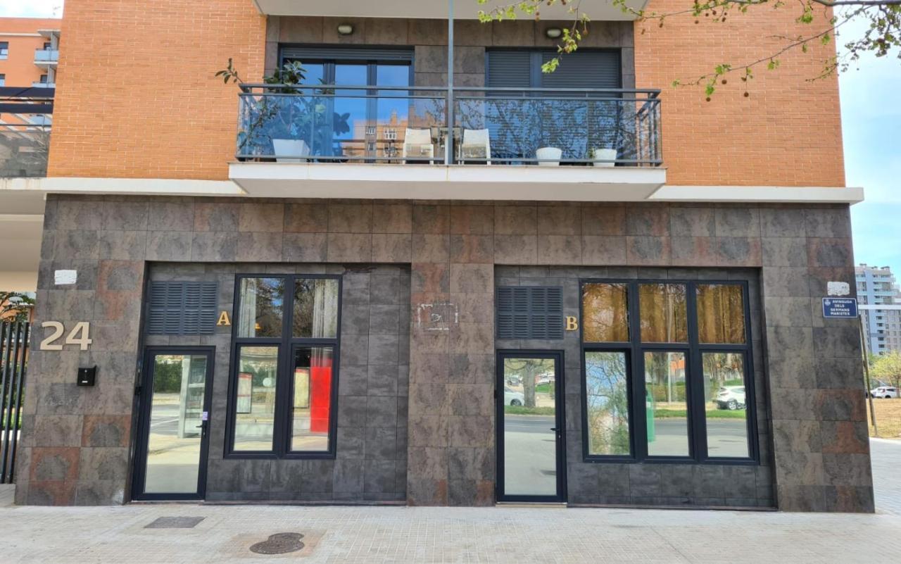 Hlius Brand New Apartments Valencia Bagian luar foto
