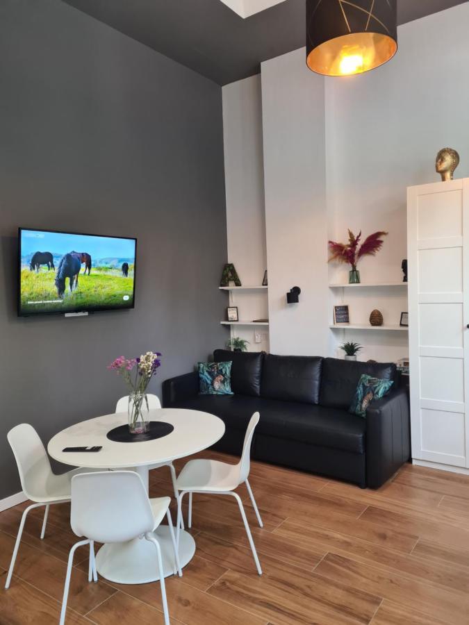 Hlius Brand New Apartments Valencia Bagian luar foto