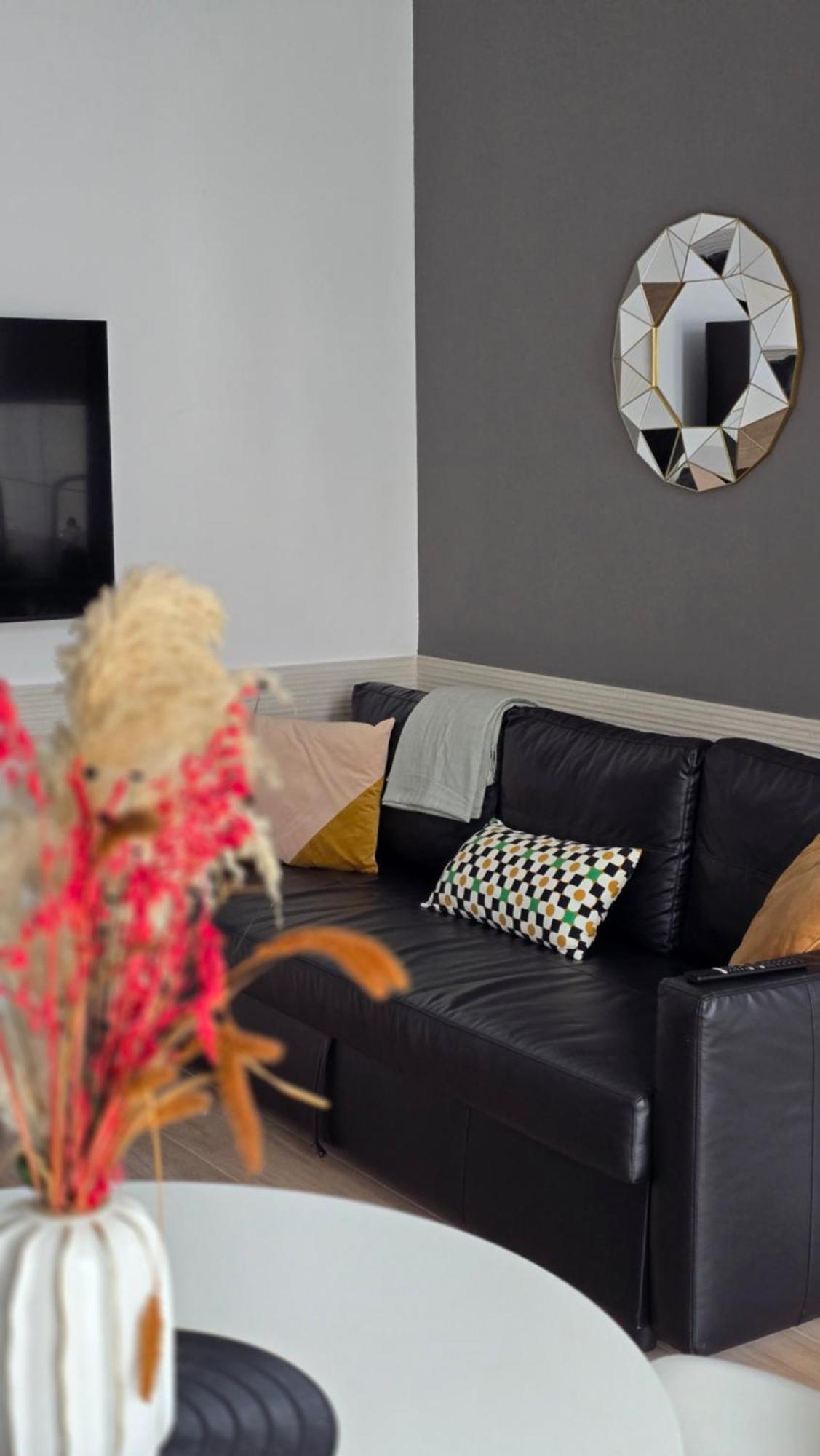 Hlius Brand New Apartments Valencia Bagian luar foto